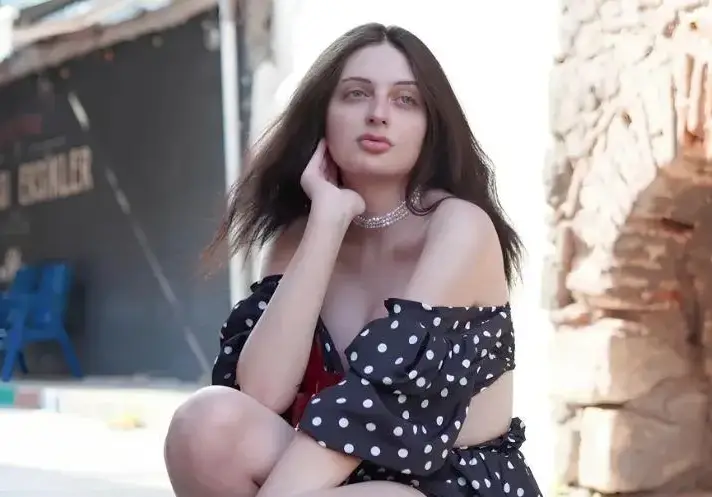 Петра с нов нос! Транссексуалната сменя визията