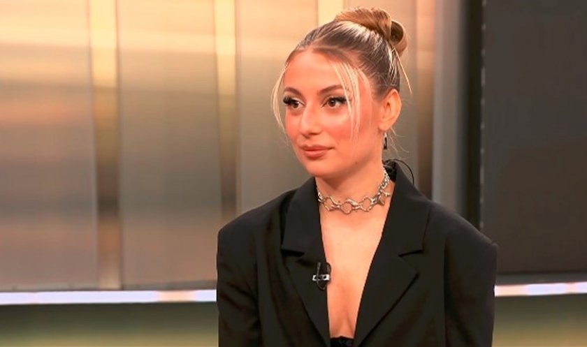 „Скромната“ Михаела Маринова шокира с годежа си в ефир! ВИЖ ТУК!