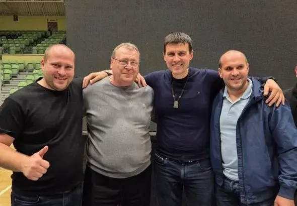 ПОЗОР! Сектата “Величие” на Ивелин Михайлов си прави евтин пиар с водната криза в Плевен