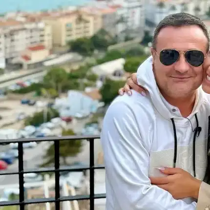 Рачков се вдетени! Вики показа как се целуват на залез слънце: Митето никога не е правил такива „панаири“! (СНИМКИ)