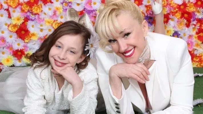 Сашка Васева празнува 18-ия рожден ден на щерка си