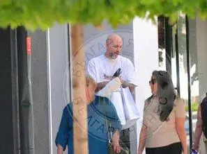 Ники Михайлов разпилява хилядарки в бутици на София!