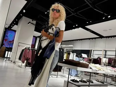 Щерката на Радев в секси бельо: Кой ще е късметлията?