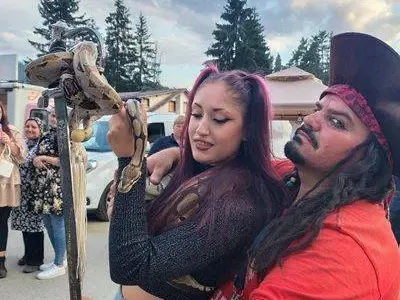 Джак Спароу в България! Щерю от Пещера шашка с питон и изненада за Галена!