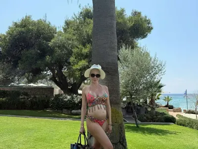 Що за майка?! Бременната Антония Петрова рискува бебето си, за да бъде „кифла“