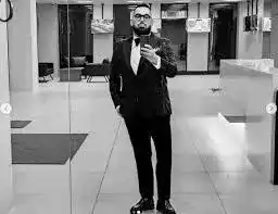 Спешно: Шият нови костюми за стопилия се Мон Дьо