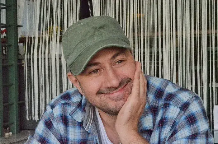 Стефан Вълдобрев: Как китарата ми донесе свобода след мъчителното пиано