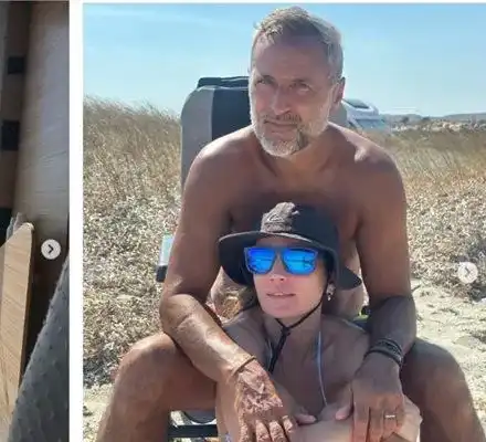 Теодора Духовникова без лак и сутиен на морето