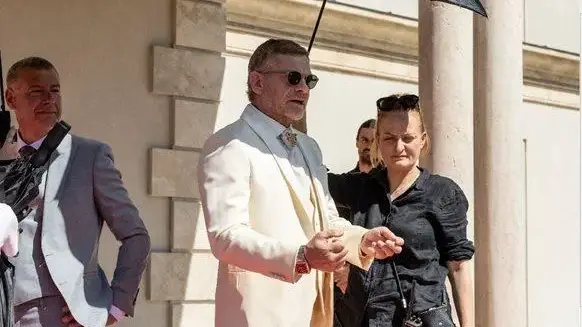 Търсят мутри за Вергов! От нета им предлагат Чеченеца и Емили Тротинетката