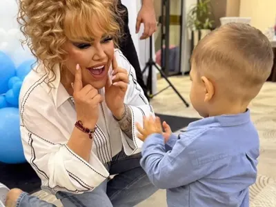 Ваня Червенкова шокира с нова роля - стана кръстница на момченце!