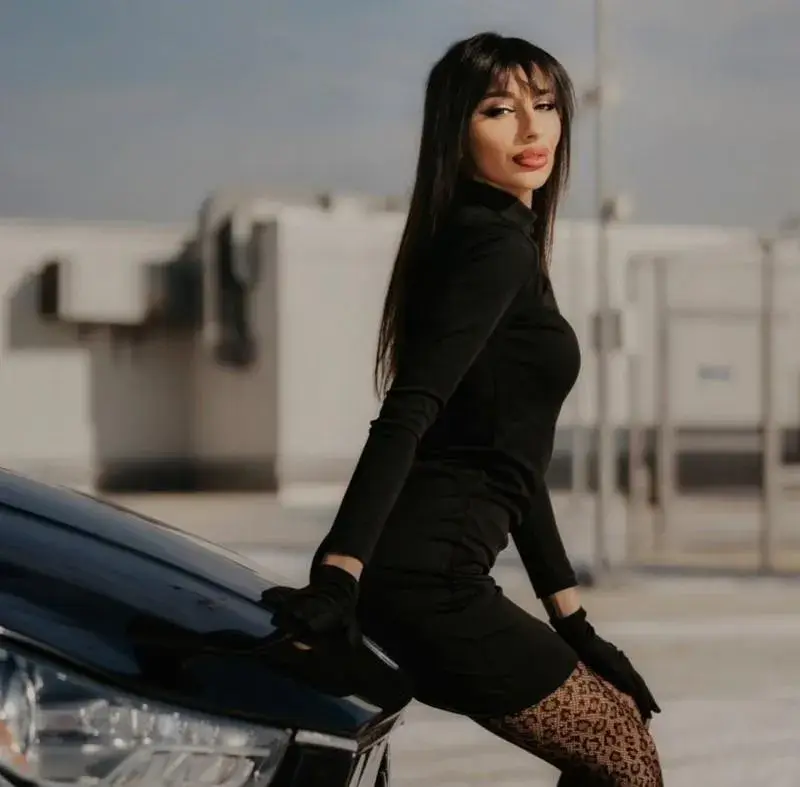 Вики от “Ергенът” стана на 32, била си подарък