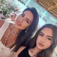 Висок лукс на плажа! Наталия Гуркова с перли за милиони!