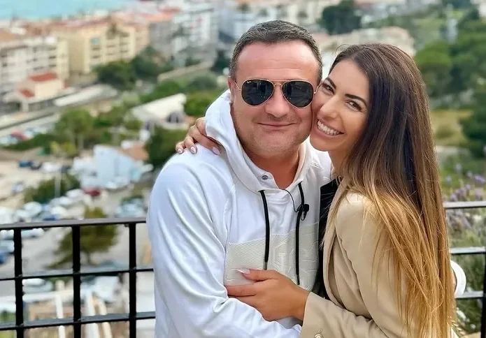 Рачков се вдетени! Вики показа как се целуват на залез слънце: Митето никога не е правил такива „панаири“! (СНИМКИ)