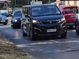 Защо Румен Радев се движи като наркобос с кортеж от 8 лимузини?