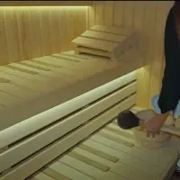 Защо я изпусна, Любо? Анелия работи заедно с майсторите на къщата си