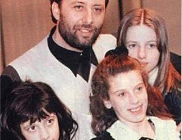 Скандалът на сватбата: Иво Карамански изритва сестрите си!