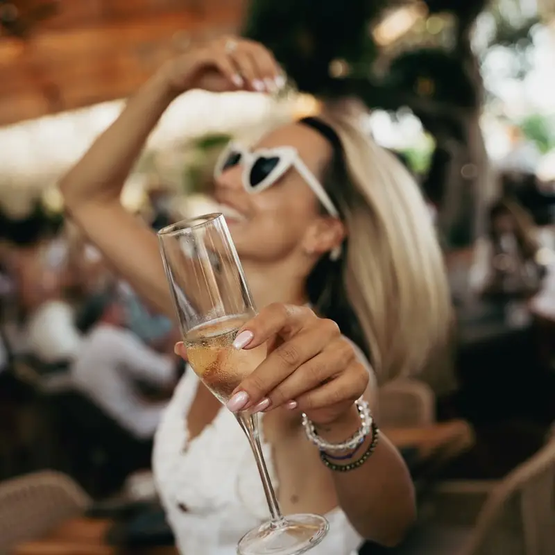 Антоанет Пепе се омъжи и си показа гащите