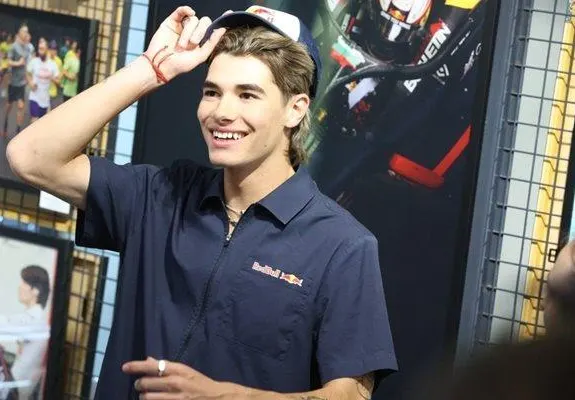 Бабата на Никола Цолов - тайният му съюзник в матурата!