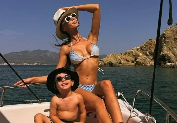 Бивша на Джизъса пъчи нов силикон