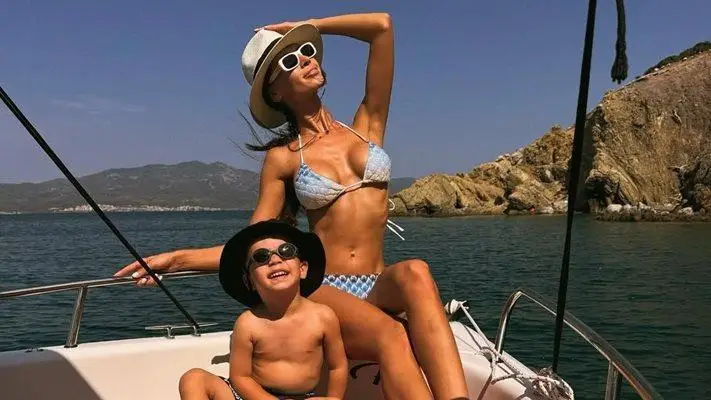 Бивша на Джизъса пъчи нов силикон