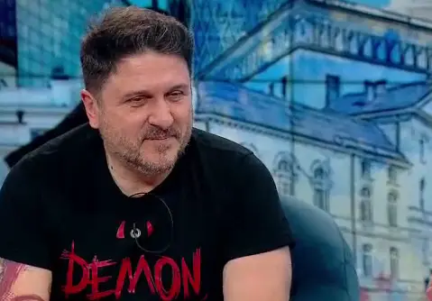 Блатечки вае плочки 8 месеца заради новата постановка! (Вижте бруталното му тяло)