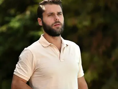 Шок! Ергенът Алек и тайна дъщеричка на 3 месеца!