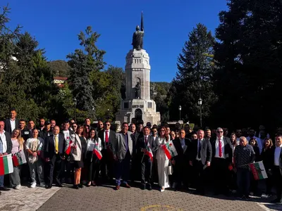 Депутати от ПГ на ДПС-НОВО НАЧАЛО почетоха Деня на Независимостта във Велико Търново