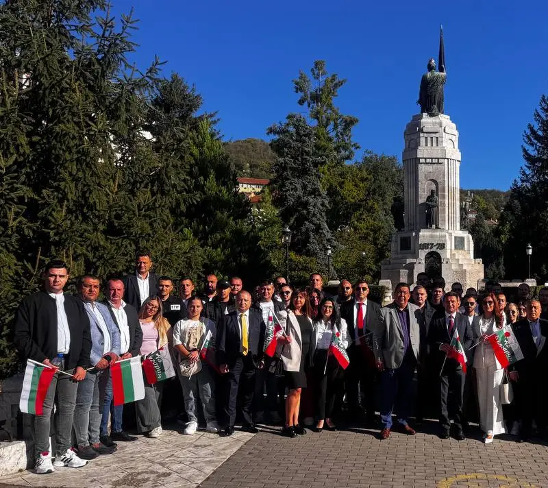 Депутати от ПГ на ДПС-НОВО НАЧАЛО почетоха Деня на Независимостта във Велико Търново