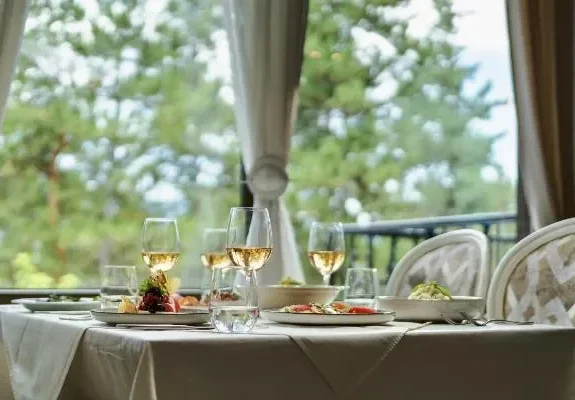 Шок! Maxi Park Hotel & SPA Велинград открива луксозен ресторант и СПА