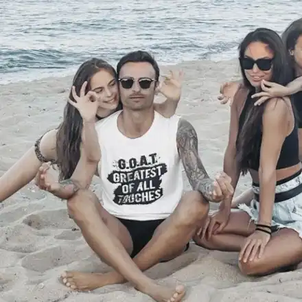 Ето защо жената на Берба винаги се крие под слънчевите очила! Първа снимка отблизо