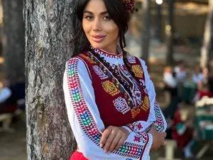 Фолклорен трилър в Жеравна! : Попиляха Рупецова: Майкъл Джексън в носия