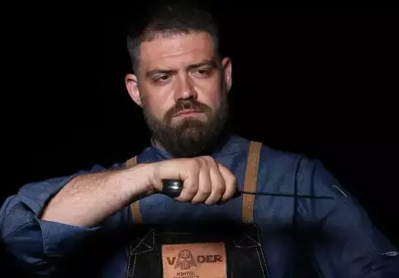 Готвачът Таньо Шишков заплаши влогър с бой: Да си извади ограничителна заповед!