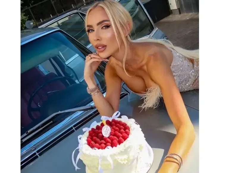 Женско царство! Жасмин Маджид посрещна нежен юбилей с 50 + 1 гости