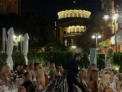Женско царство! Жасмин Маджид посрещна нежен юбилей с 50 + 1 гости