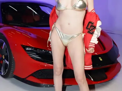 Кати се пусна по бански