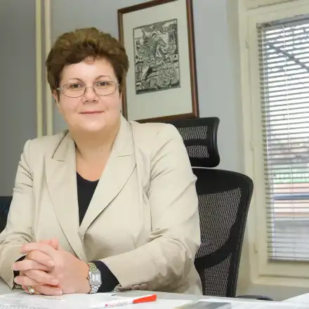 Кой източва държавата с безплатните учебници?