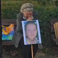 Линейките за Сияна и дядо и, са се бавили около час, признаха през сълзи шофьорите им в съда