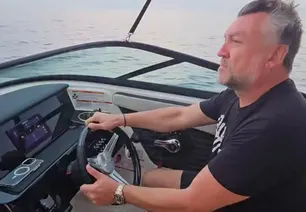 Любо Киров спря  да се боядисва