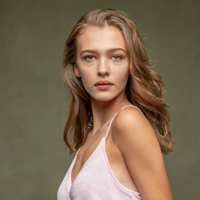 Мелиса Дьонгел заформи любовен многоъгълник за раз време