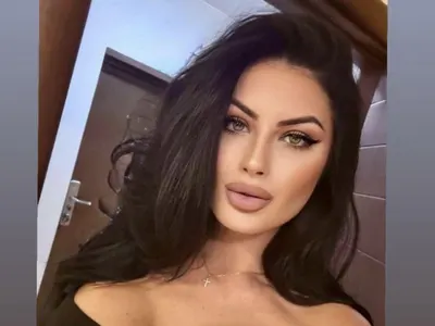 Венцислава Тафкова шокира с дибидюс фотосесия в асансьора!