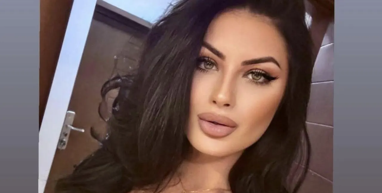 Венцислава Тафкова шокира с дибидюс фотосесия в асансьора!