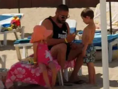 Най-накрая! Вижте мъжа на Ева Веселинова! Първи папарашки кадри на тайнствения мачо