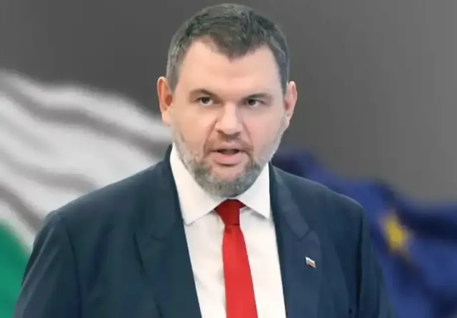 Пеевски в действие: Край на скъсаните български флагове!