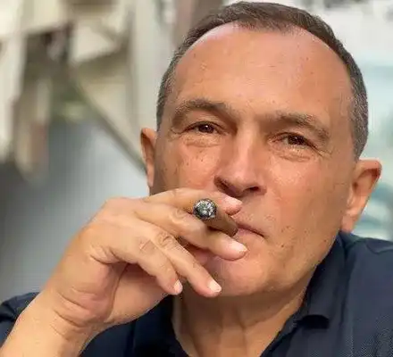 Подсъдимият Васил Божков избяга с жена си в Гърция (Снимки)