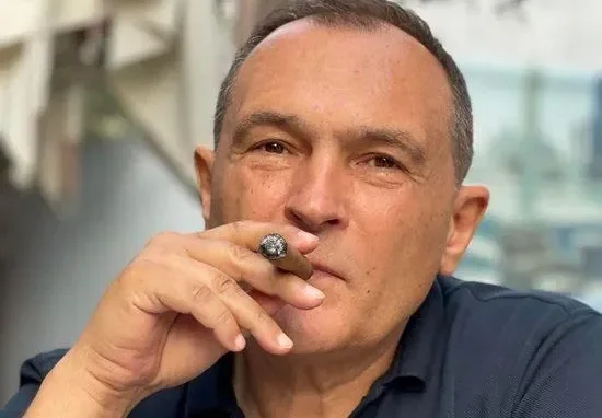 Подсъдимият Васил Божков избяга с жена си в Гърция (Снимки)