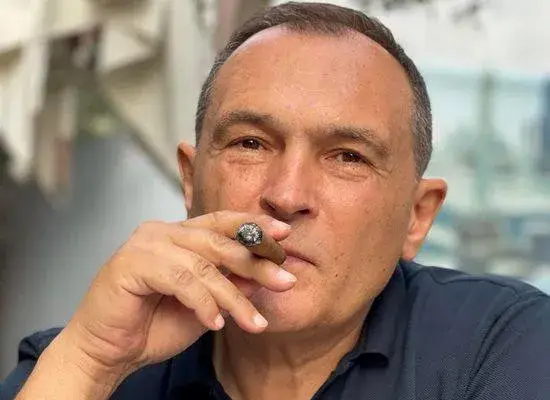 Подсъдимият Васил Божков избяга с жена си в Гърция (Снимки)