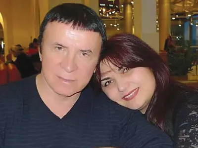 Помните ли Кашпировски? Той е на 86, с млада трета съпруга и бебе