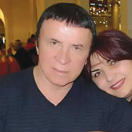 Помните ли Кашпировски? Той е на 86, с млада трета съпруга и бебе