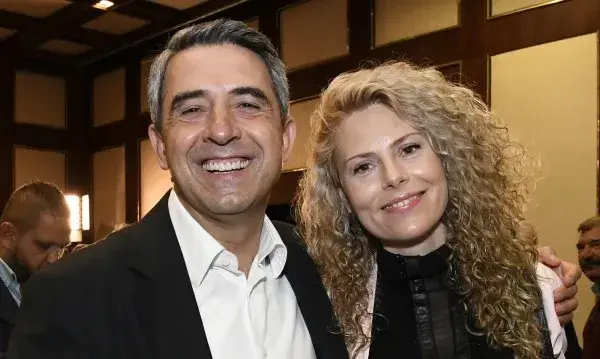 Скандал! Деси Банова дресира Плевнелиев: 500 лв. за прическа!