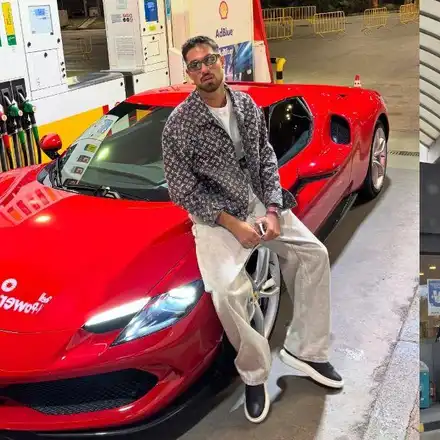 Разследване на HotArena! Фамилия Стораро нагло превзеха бензиностанция "Еко"! Ползват я за гараж